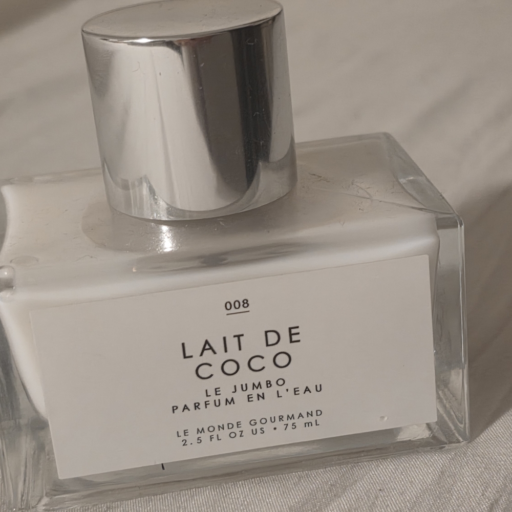 Lait De Coco Le Jumbo Parfum En L'eau - White Bottle with Silver Cap